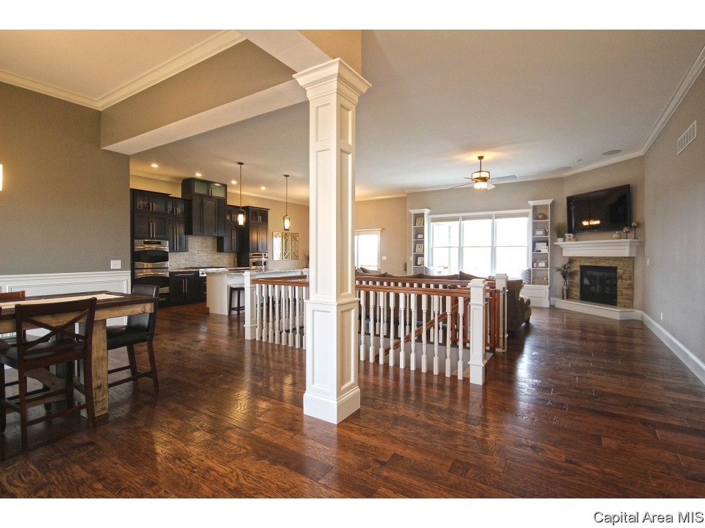 4701 Lynhurst Road Springfield, IL 62711 - Photo 3 of 35