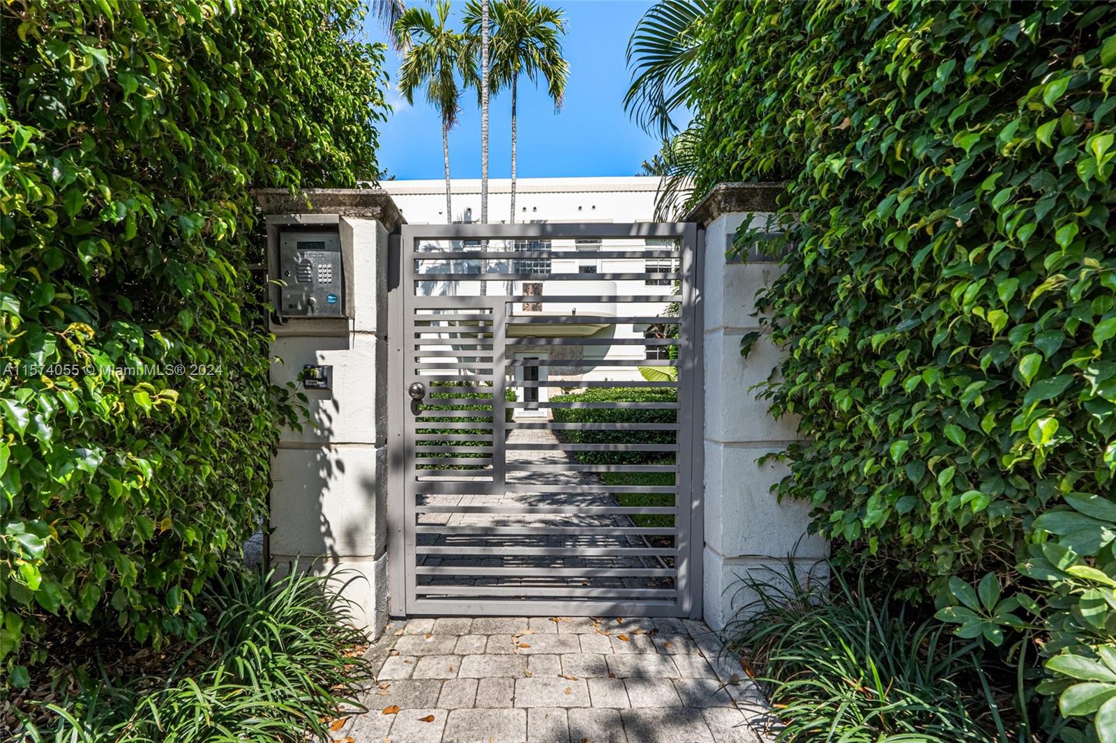 934 16th Street, Unit 5 Miami Beach, FL 33139 - Photo 16 of 22 a view of outdoor space