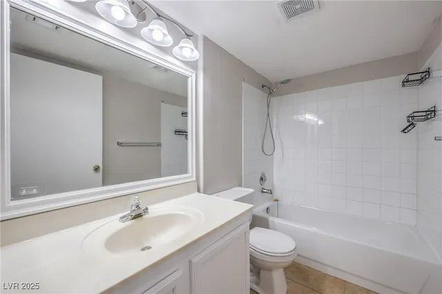 $1,640 | 8410 Eldora Avenue, Unit 1025, Las Vegas, NV 89117