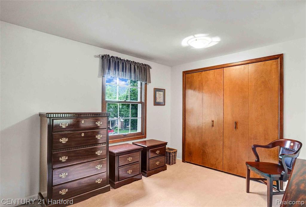 35767 Congress Road Farmington Hills, MI 48335 - Photo 27 of 42