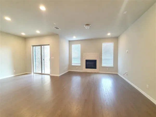 $3,300 | 8266 Primrose Way, Dallas, TX 75252