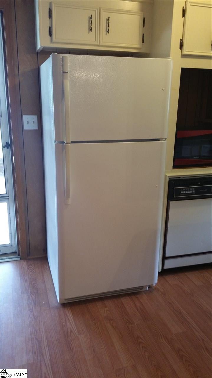 926 Winterhawk Circle Inman, SC 29349 - Photo 6 of 27 Like-new Refrigerator