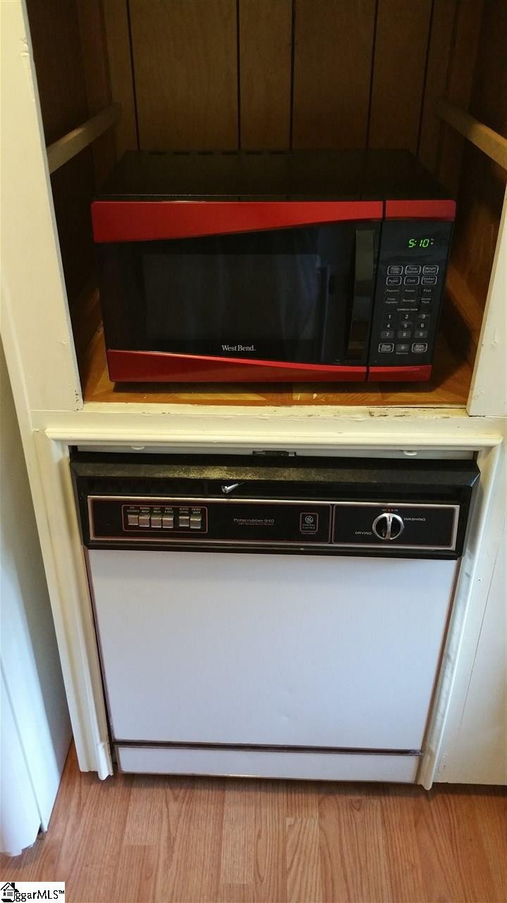 926 Winterhawk Circle Inman, SC 29349 - Photo 7 of 27 Microwave and Dishwasher