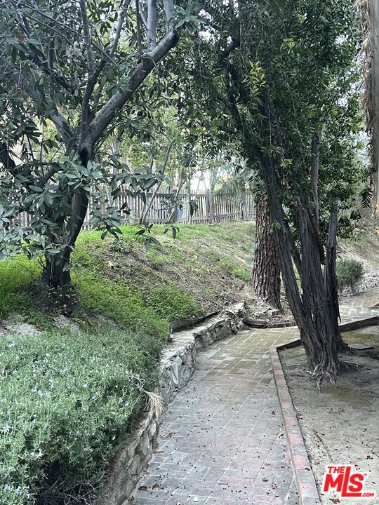 14807 Round Valley Drive Sherman Oaks, CA 91403 - Photo 22 of 25