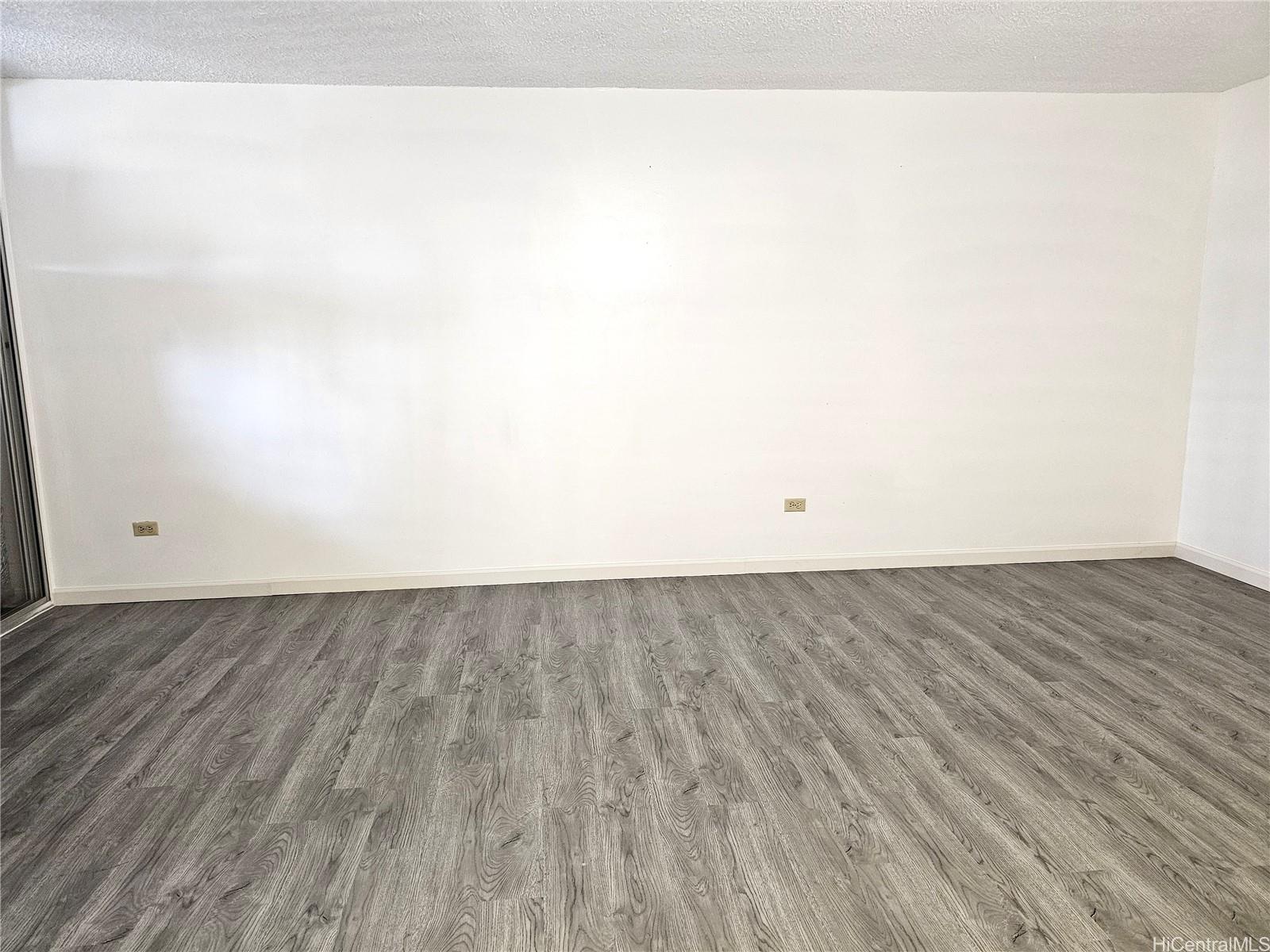 1260 Richard Lane, Unit B404 Honolulu, HI 96819 - Photo 6 of 13 a view of a room