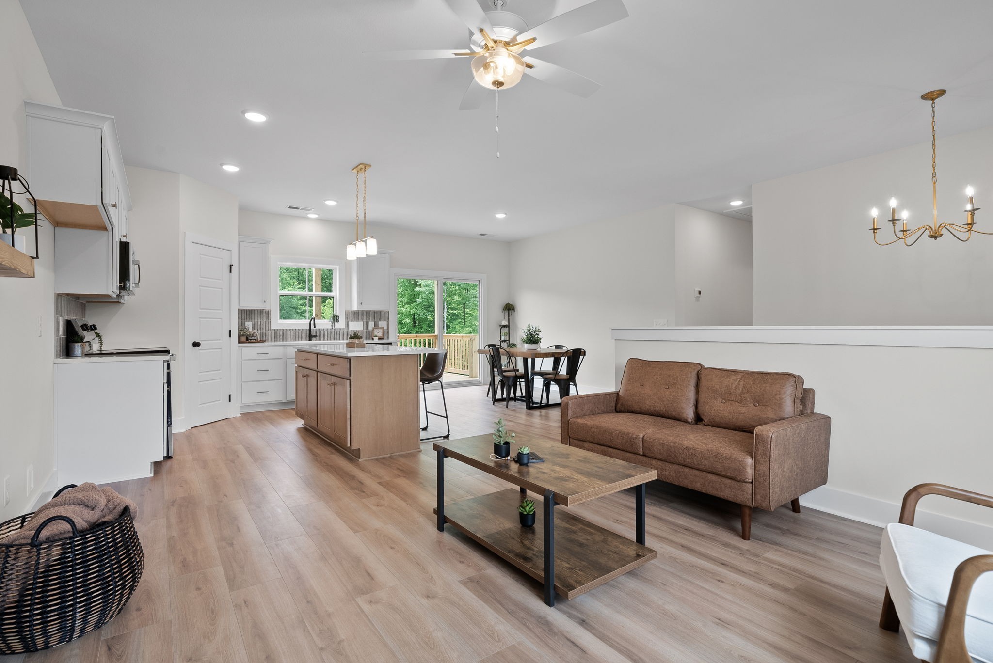 197 Dewberry Road Clarksville, TN 37042 - Photo 18 of 59 a living room with furniture and kitchen view