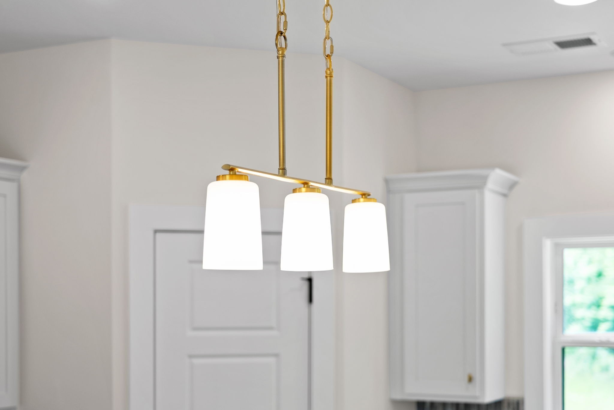 197 Dewberry Road Clarksville, TN 37042 - Photo 29 of 59 a bathroom with a window and mirror