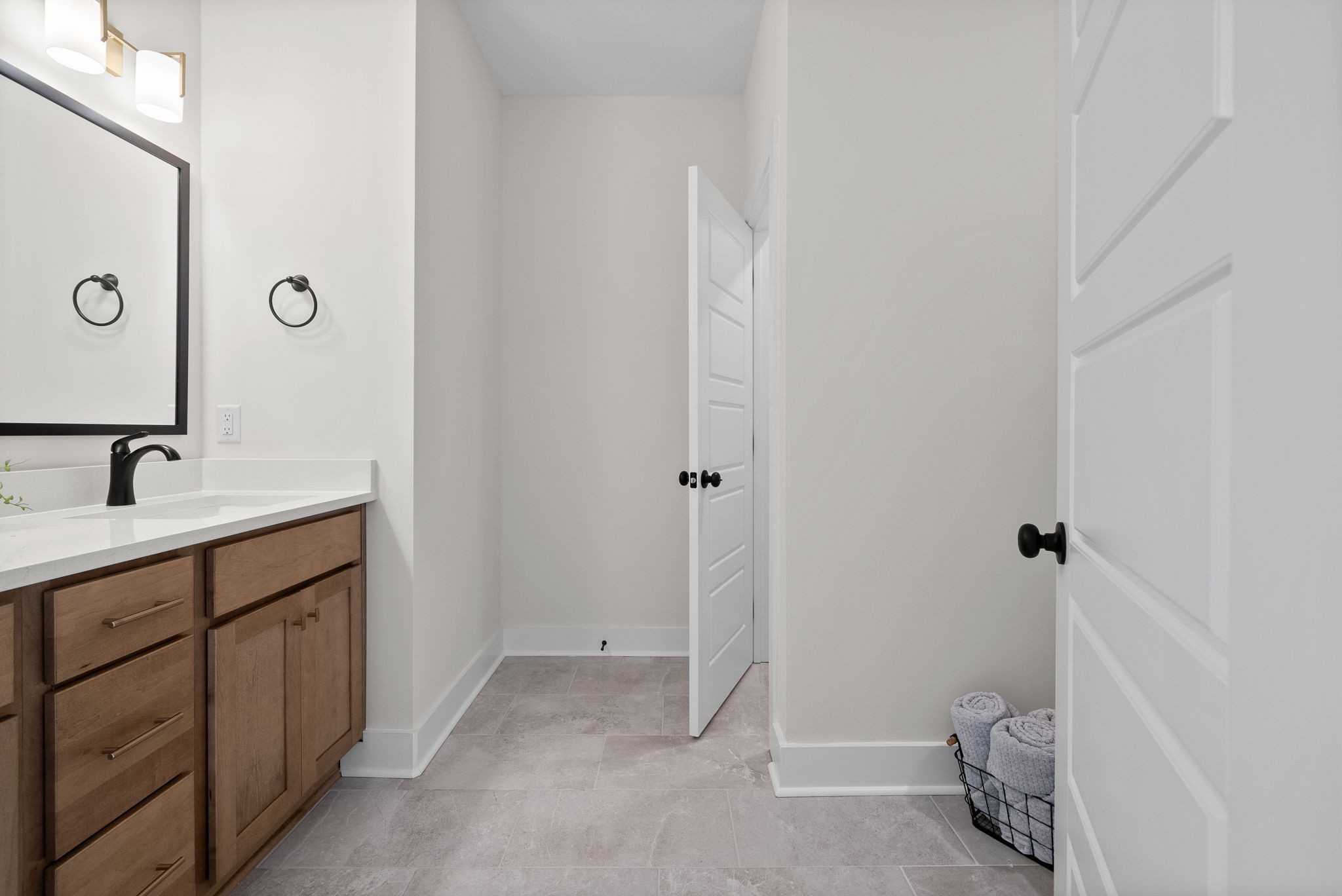 197 Dewberry Road Clarksville, TN 37042 - Photo 33 of 59 a bathroom with a sink and mirror