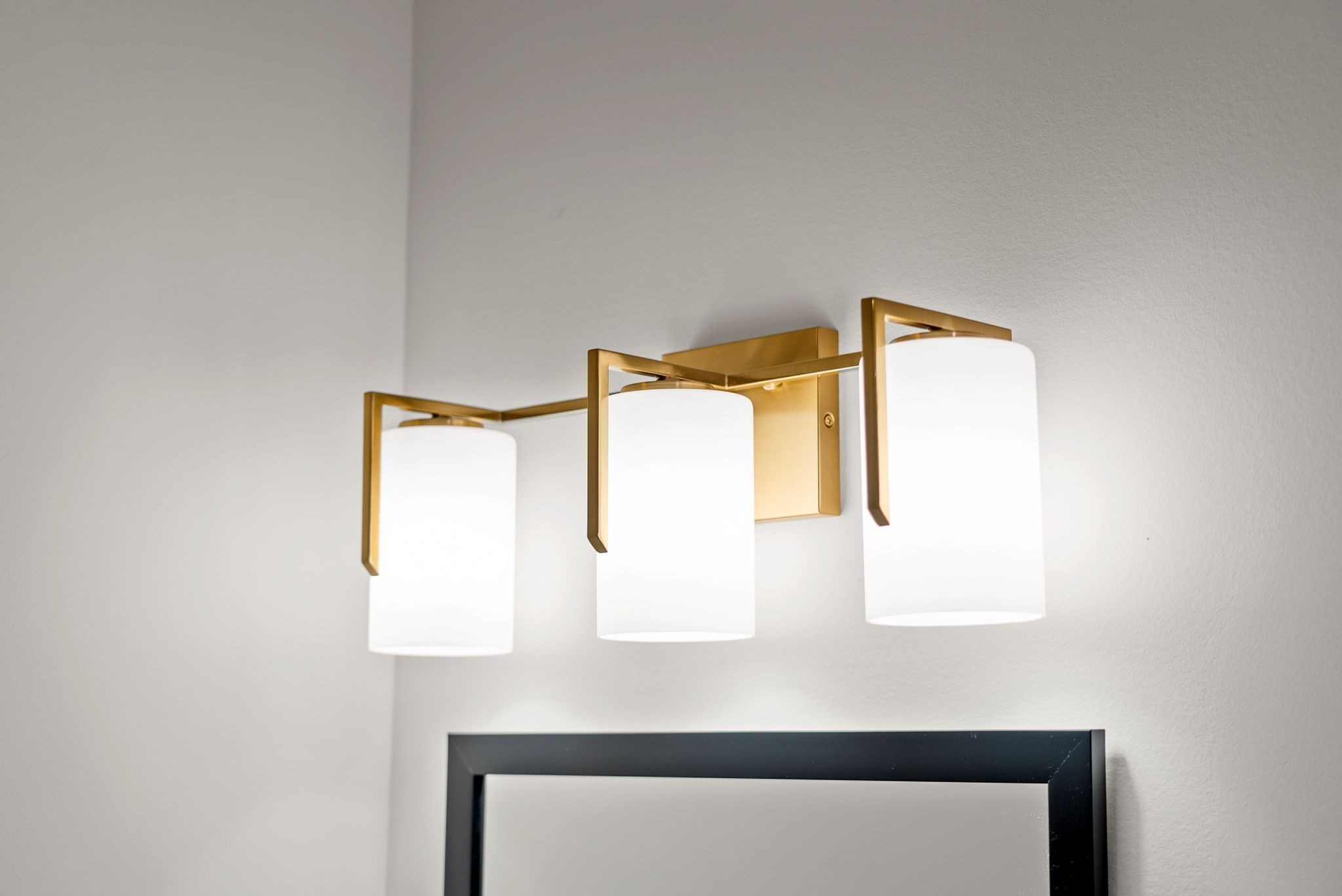 197 Dewberry Road Clarksville, TN 37042 - Photo 40 of 59 a bathroom with a sink a mirror and window