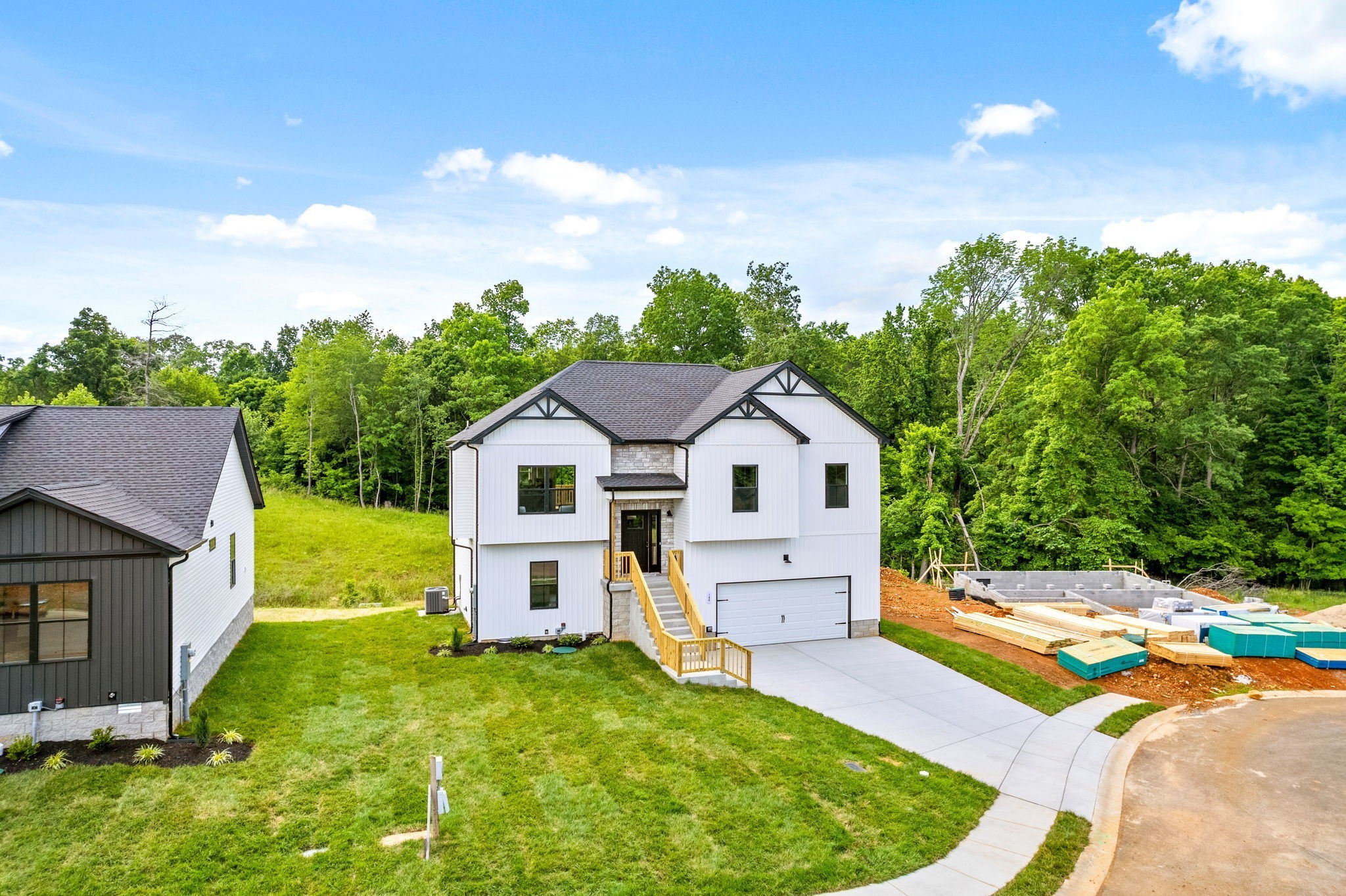 197 Dewberry Road Clarksville, TN 37042 - Photo 49 of 59 a front view of house with yard and green space