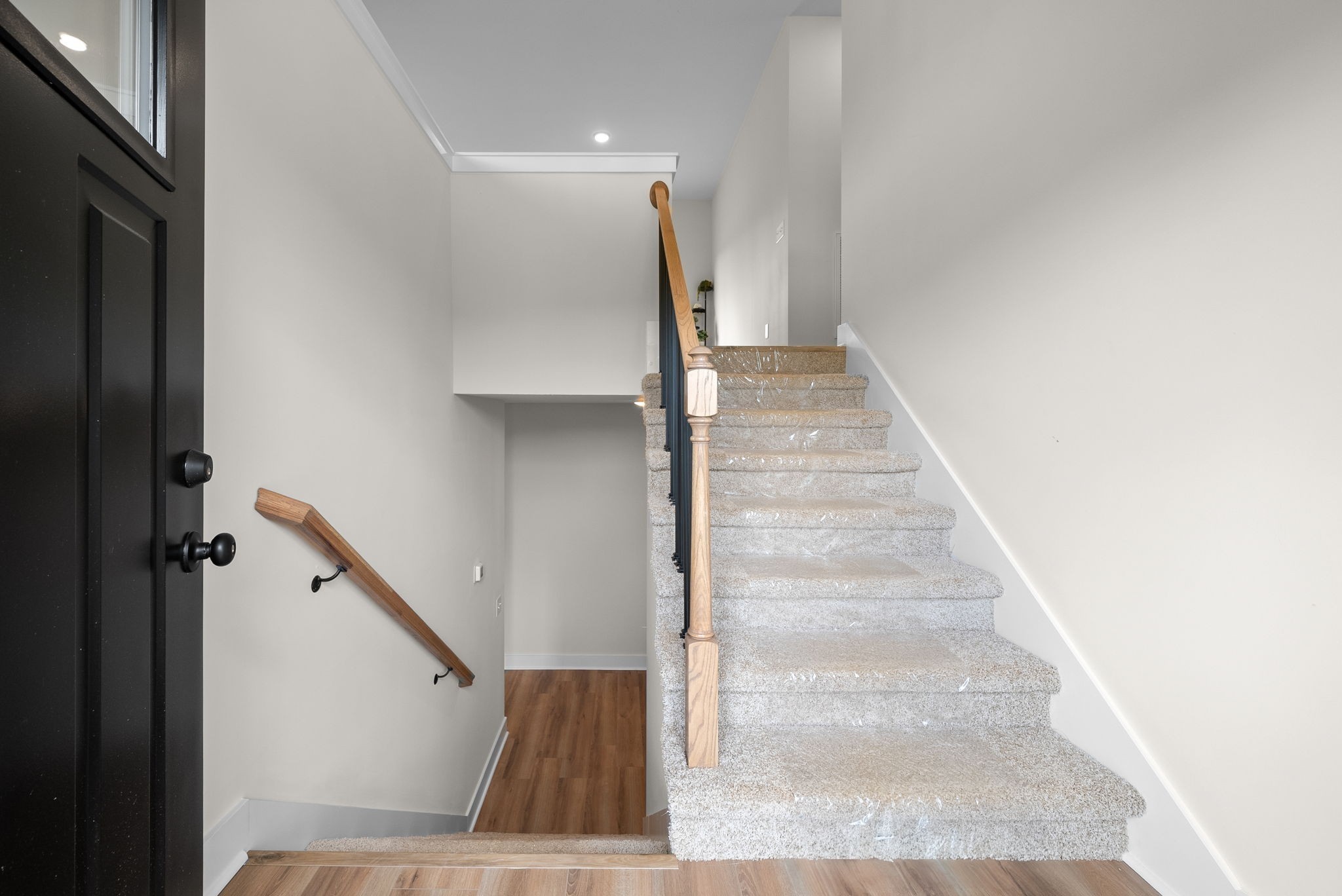 197 Dewberry Road Clarksville, TN 37042 - Photo 6 of 59 a view of entryway