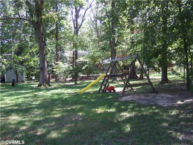 2921 Blithe Drive Chester, VA 23831 - Photo 3 of 8 Gallery Image 3
