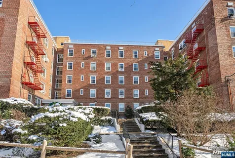 $225,000 | 8300 Boulevard East, Unit 4D, North Bergen, NJ 07047