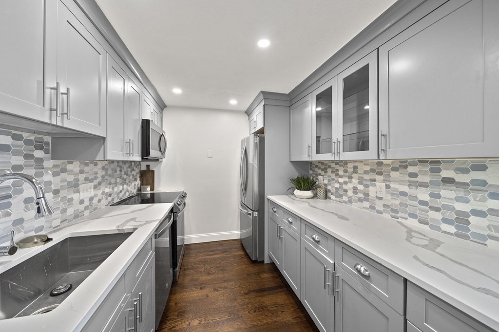 336 Adams Street, Unit 27 Boston, MA 02122 - Photo 3 of 16