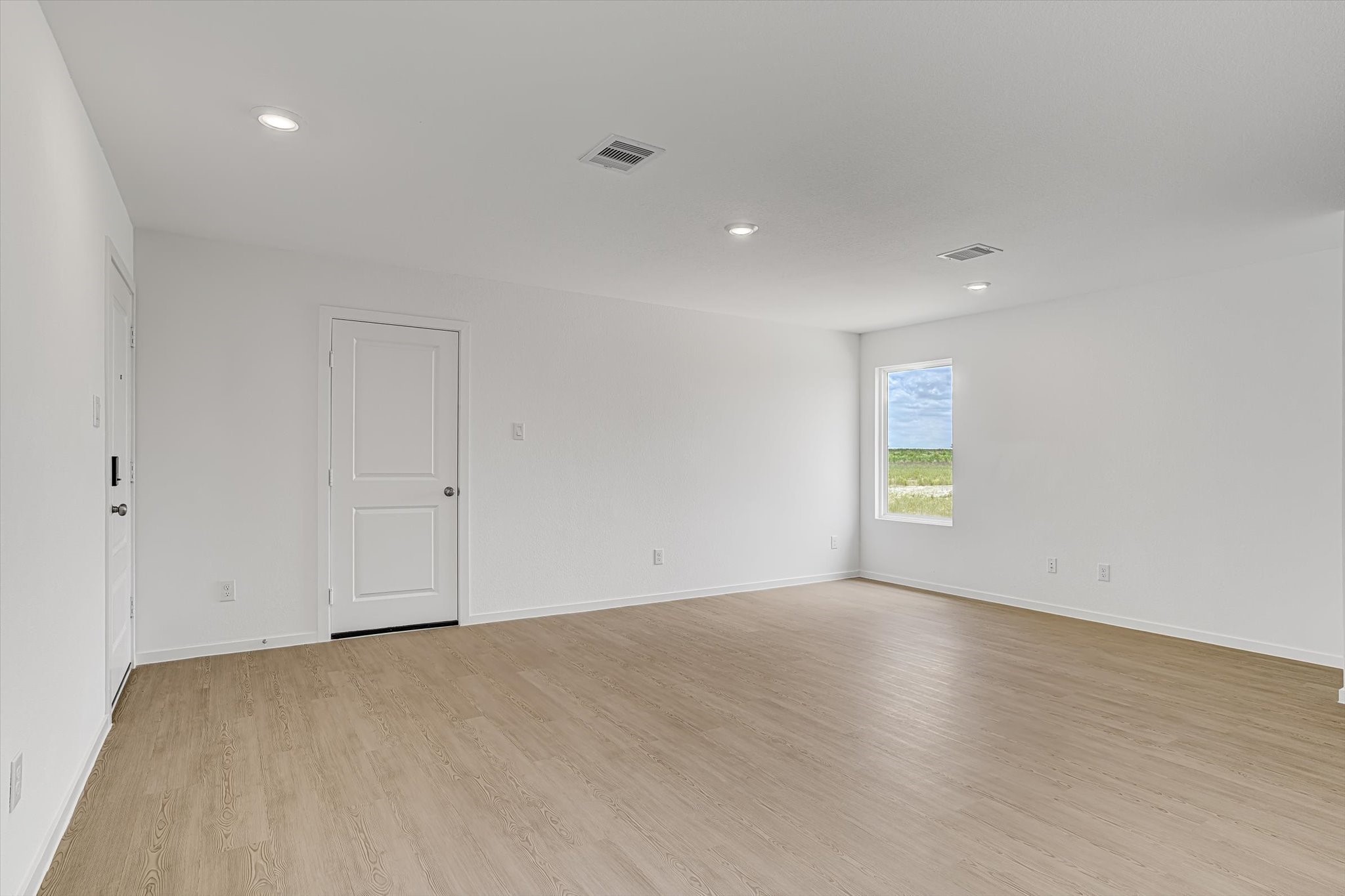 390 Lucia Way Cleveland, TX 77327 - Photo 6 of 38
