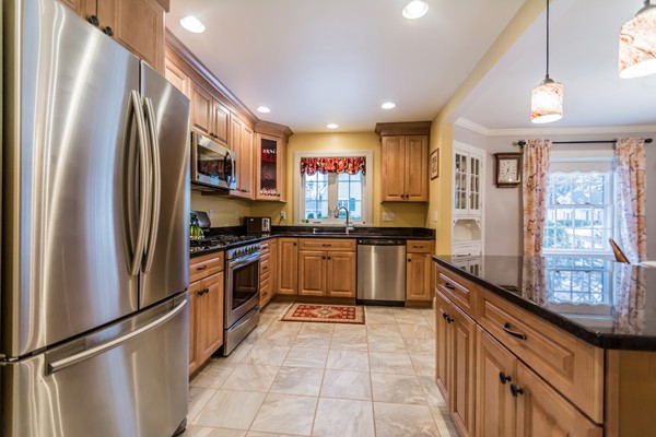 7 Yale Road Andover, MA 01810 - Photo 5 of 20 Gallery Image 5