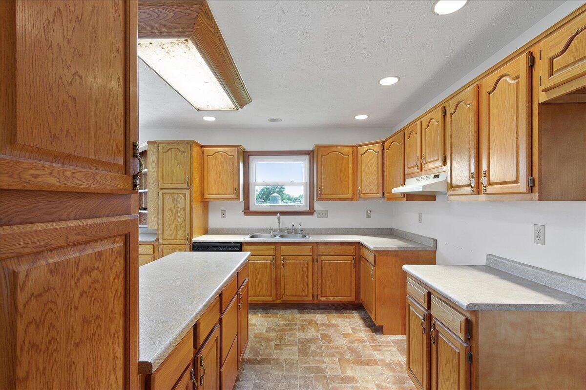 4972 Clark Road Urbana, OH 43078 - Photo 9 of 58