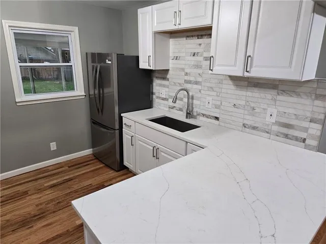 $285,000 | 3604 SW Trafficway, Kansas City, MO 64111