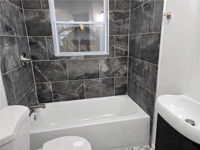 $285,000 | 3604 SW Trafficway, Kansas City, MO 64111