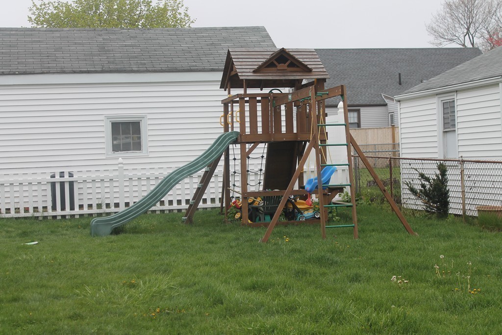 41 Moffett Road Lynn, MA 01905 - Photo 18 of 29 Gallery Image 18