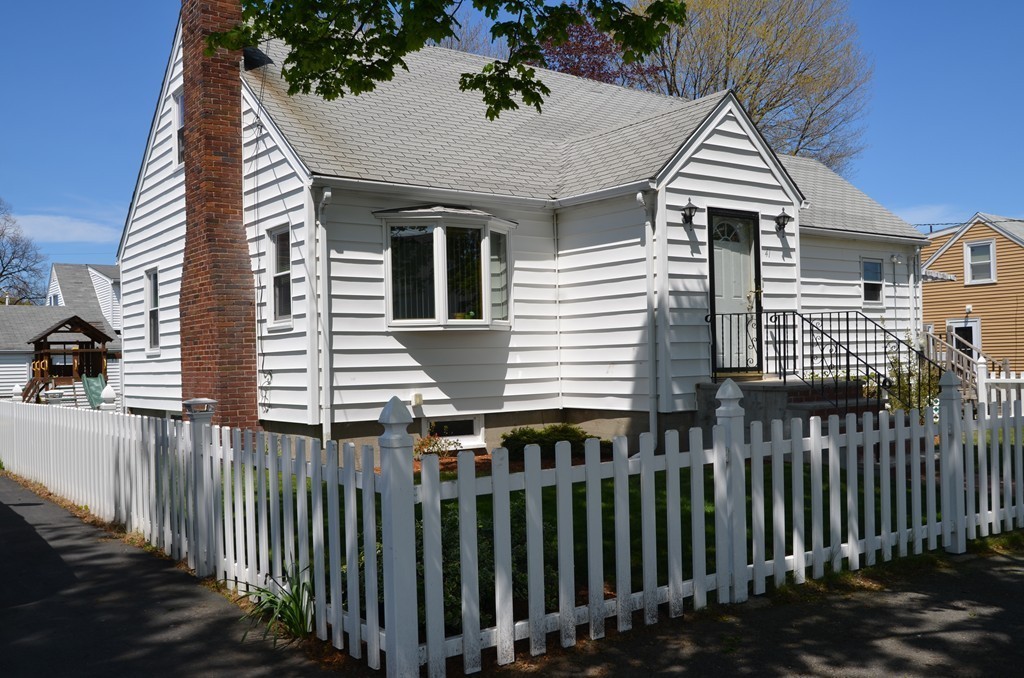 41 Moffett Road Lynn, MA 01905 - Photo 4 of 29 Gallery Image 4