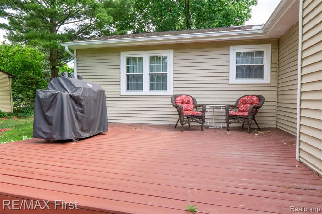 930 Grace Avenue Rochester Hills, MI 48307 - Photo 9 of 35