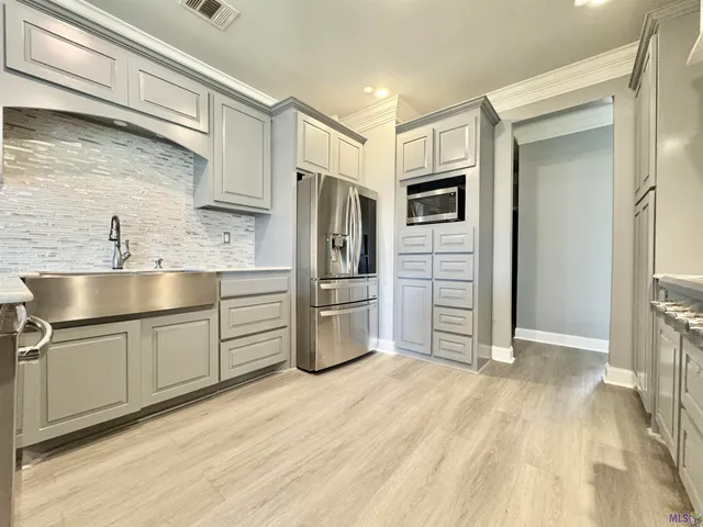 $2,800 | 11083 South Bayou View Drive, Gonzales, LA 70737