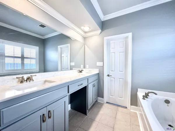 $3,000 | 11083 South Bayou View Drive, Gonzales, LA 70737