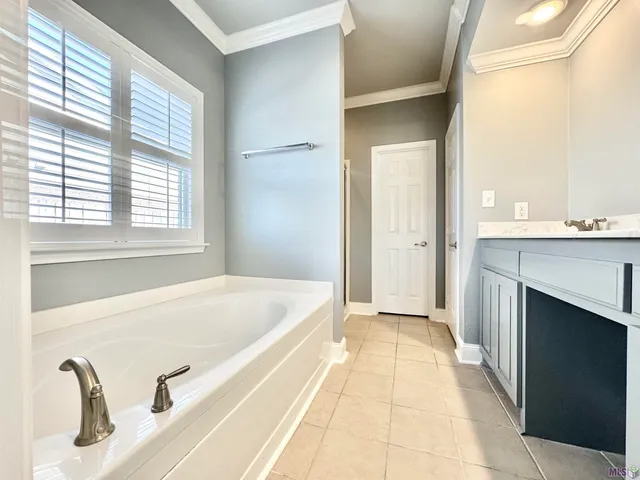 $2,800 | 11083 South Bayou View Drive, Gonzales, LA 70737