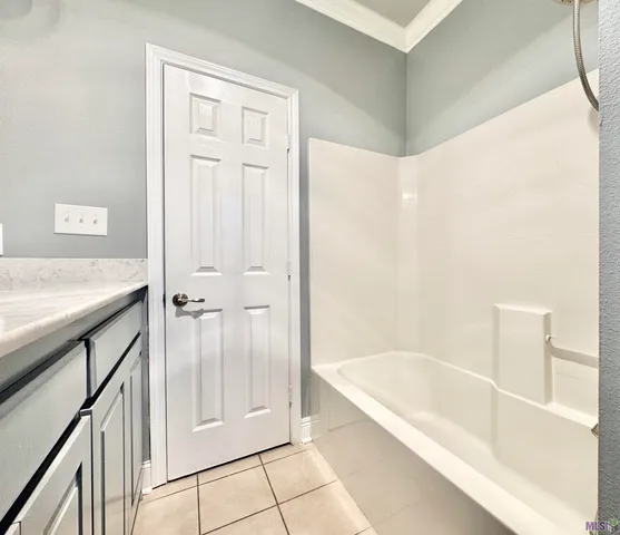 $2,800 | 11083 South Bayou View Drive, Gonzales, LA 70737