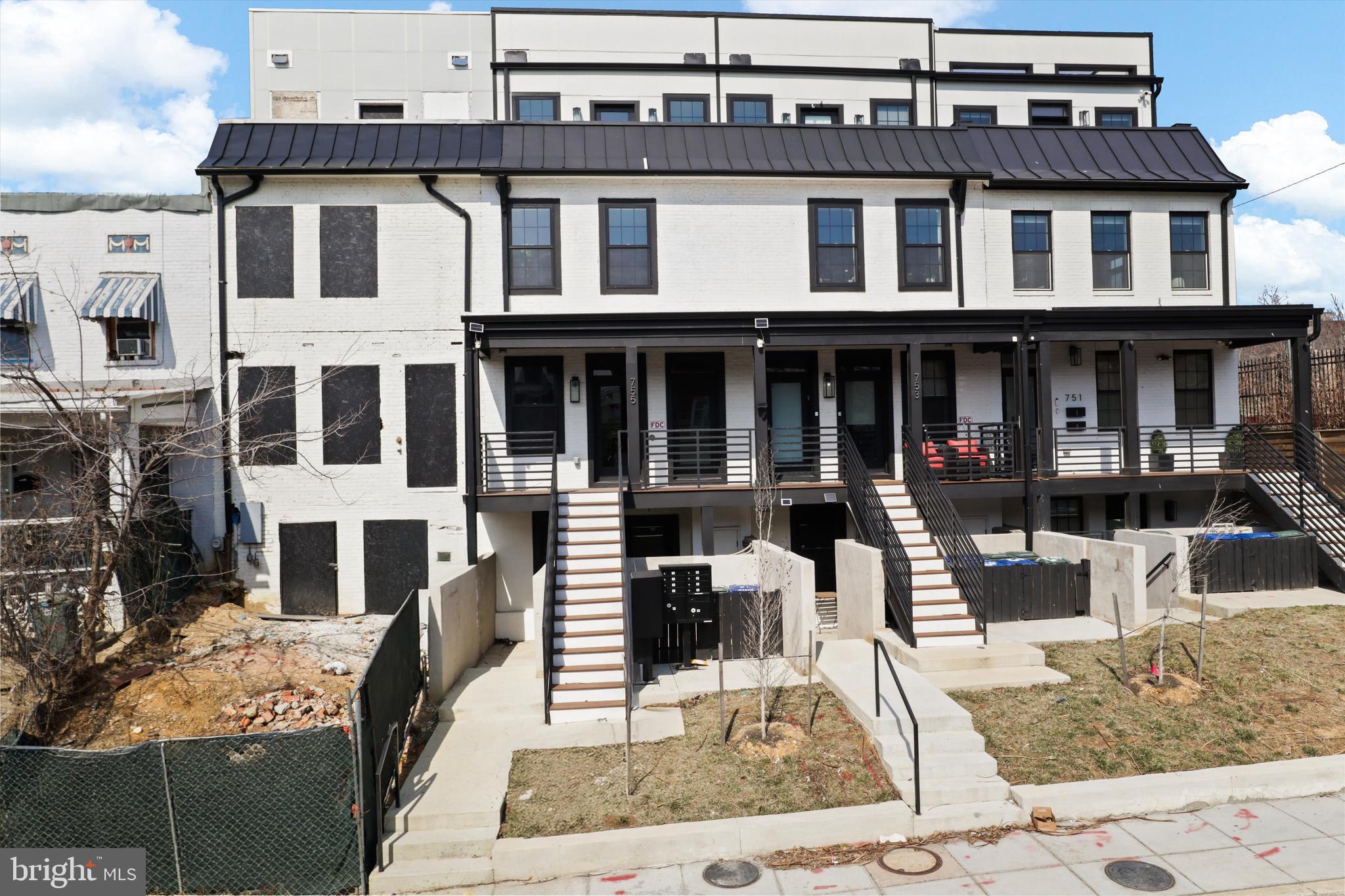 757 Columbia Road Northwest Washington, DC 20001 - Photo 4 of 10 Gallery Image 4