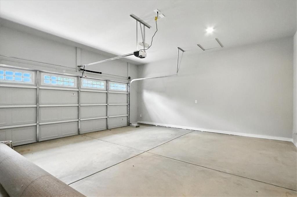 4022 Links Boulevard Jefferson, GA 30549 - Photo 46 of 54 a view of a garage