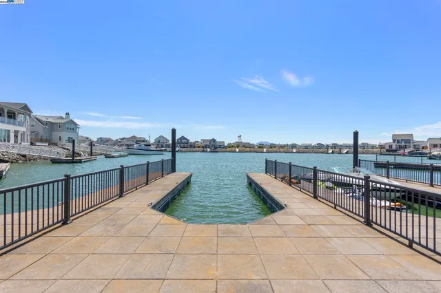 a view of terrace with city view