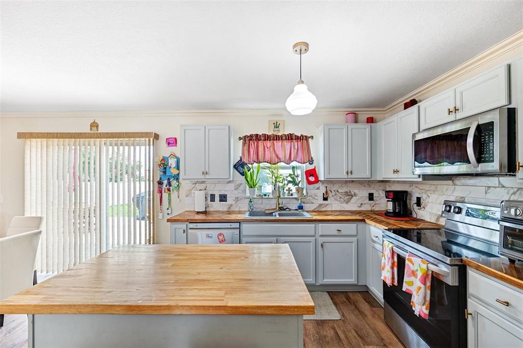 12925 Keefer Court Spring Hill, FL 34609 - Photo 13 of 39