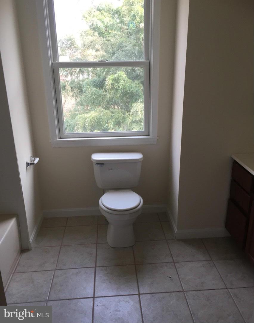 13219 Miles Road Baltimore, MD 21220 - Photo 4 of 11 Interior (General)