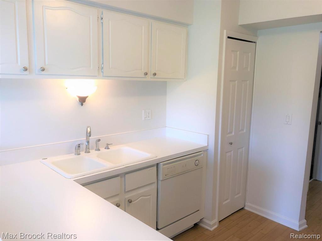 1673 Riverside Drive, Unit 1 Rochester Hills, MI 48309 - Photo 16 of 42