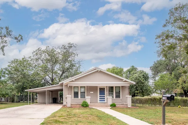 $125,000 | 1104 South Walnut Street, Brady, TX 76825