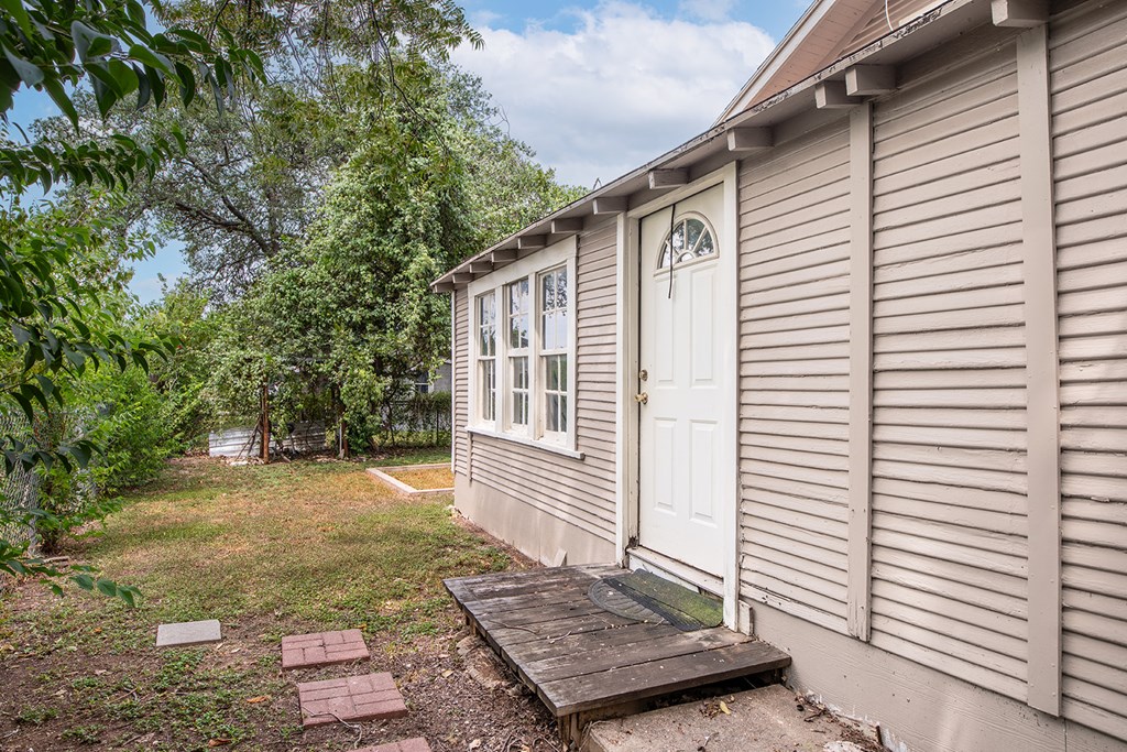 1104 South Walnut Street Brady, TX 76825 - Photo 7 of 41