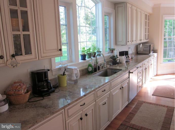 11101 Pool Road Cockeysville, MD 21030 - Photo 13 of 30 Kitchen