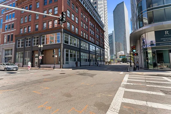 $4,000 | 88 Kingston Street, Unit 1F, Boston, MA 02111