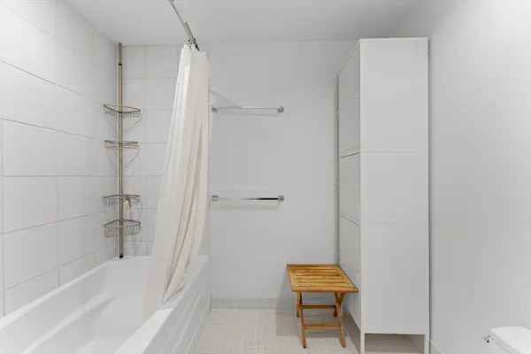 $4,000 | 88 Kingston Street, Unit 1F, Boston, MA 02111