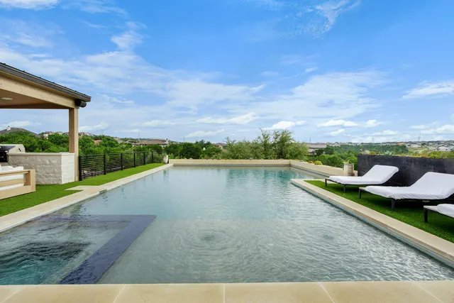 a view of living room kitchen and kitchen