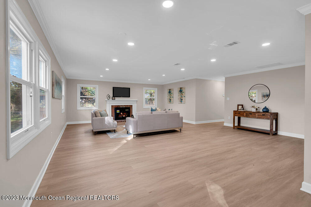 28 Amherst Road Marlboro, NJ 07746 - Photo 8 of 33 dsc02287-1