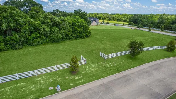 $425,000 | 636 East Berkeley Circle, Sunnyvale, TX 75182