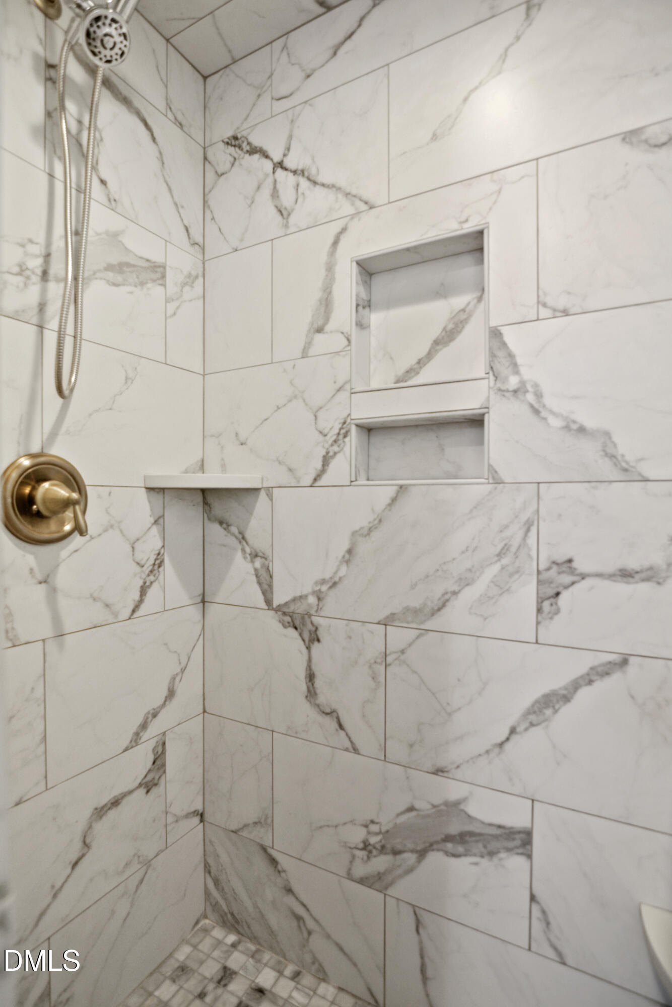 2704 Smokey Ridge Road Raleigh, NC 27613 - Photo 20 of 27 a bathroom with a shower