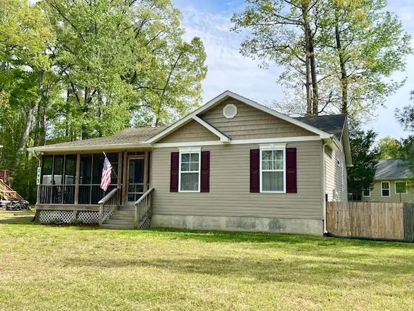 $295,500 | 245 Fort King Drive, Colonial Beach, VA 22443