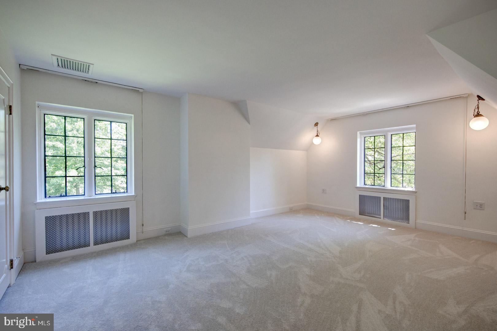 310 Windsor Avenue Wayne, PA 19087 - Photo 15 of 31 Master Bedroom