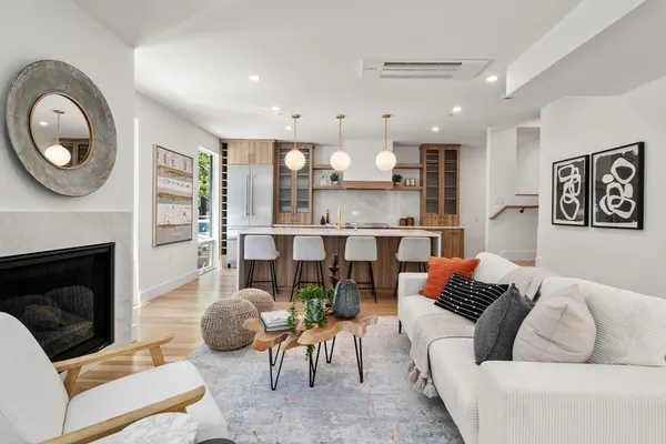 $1,950,000 | 24 Wendell Street, Unit 3, Cambridge, MA 02138