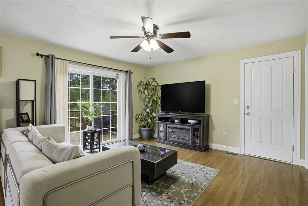 378 Moon Hill Road Northbridge, MA 01534 - Photo 10 of 38