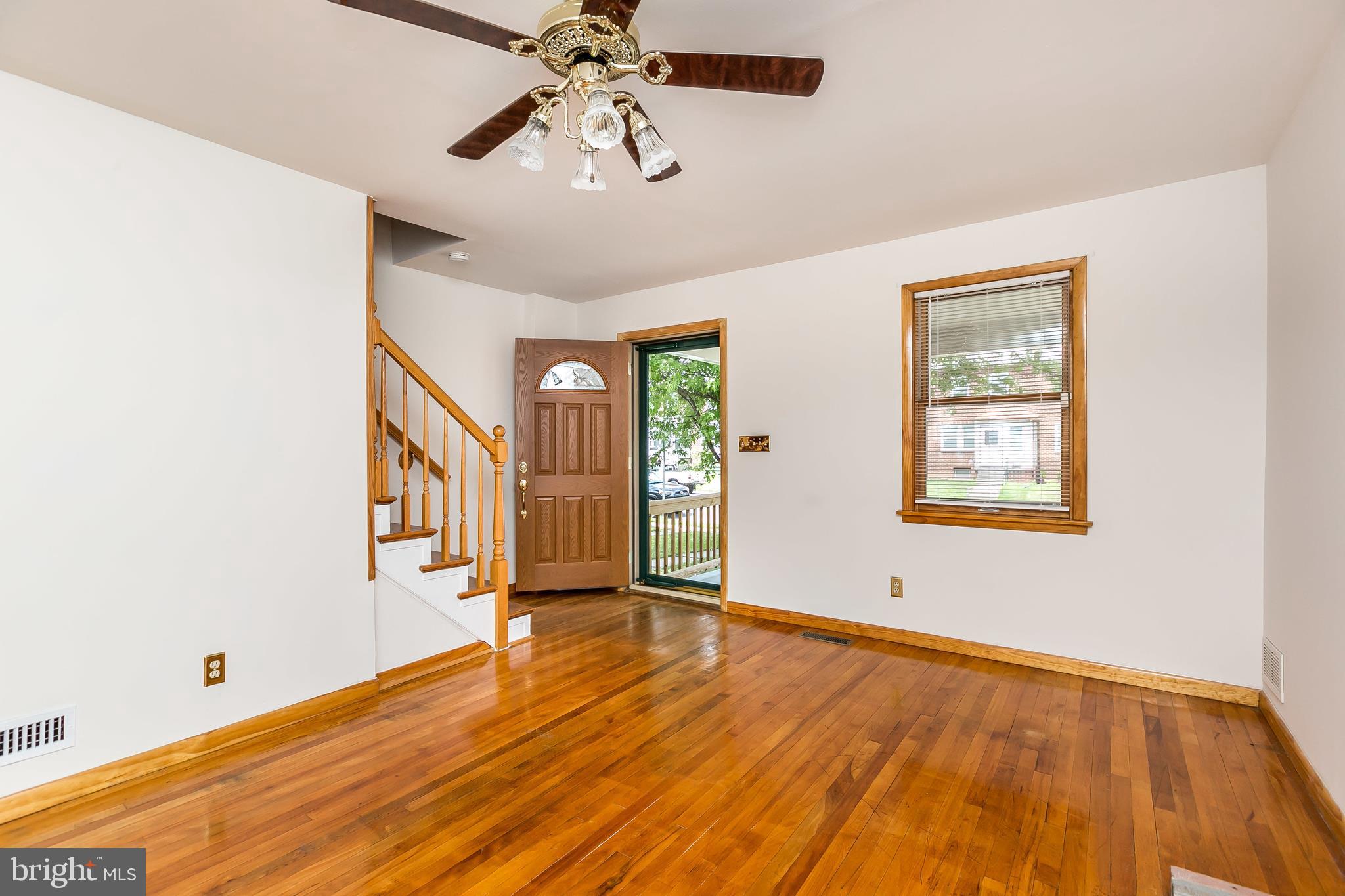 6841 Belclare Road Baltimore, MD 21222 - Photo 4 of 30 Welcome to this Immaculate Home